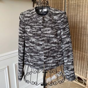 Open front cropped structured blazer